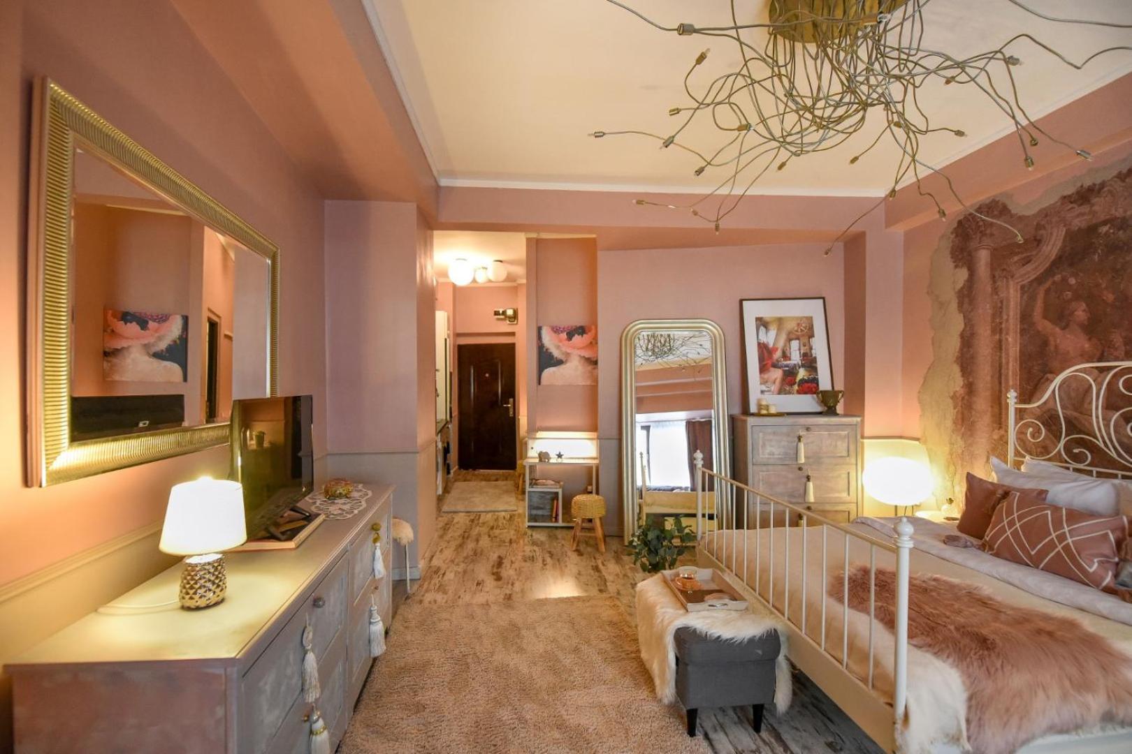 Magic Studio - A Central Fairytale Experience Boekarest Buitenkant foto